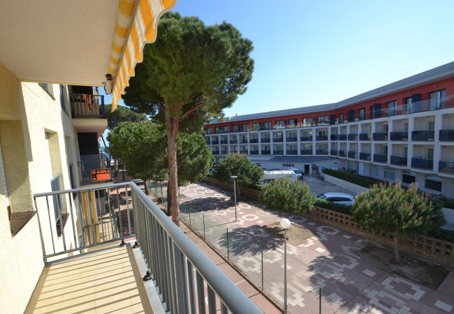 Apartamento en Cambrils - Pins i Mar:Terraza-Frente playa Cambrils-Wifi,A/C,satélite,ropa incluidos