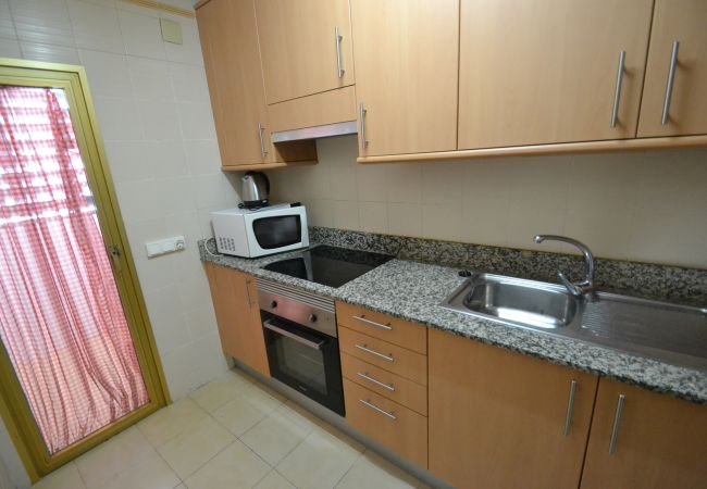 Apartamento en Cambrils - Pins i Mar:Terraza-Frente playa Cambrils-Wifi,A/C,satélite,ropa incluidos