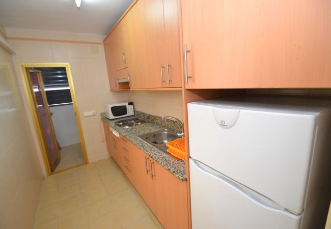 Apartamento en Cambrils - Pins i Mar:Terraza-Frente playa Cambrils-Wifi,A/C,satélite,ropa incluidos