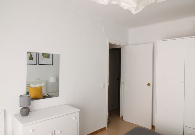 Apartamento en Cambrils - Pins i Mar:Terraza-Frente playa Cambrils-Wifi,A/C,satélite,ropa incluidos