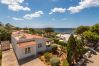 Espectaculares alrededores de la villa Binillor, en la costa de Binisafuller de Menorca