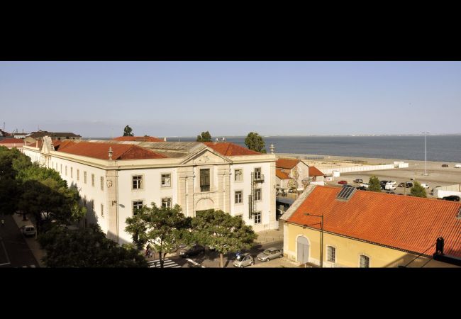 Apartamento en Lisboa ciudad - Apartamento confortable con vista para el rio y aire condicionado, totalmente equipado, muy cerca del centro de Lisboa, en el tradicional barrio de Alfama.