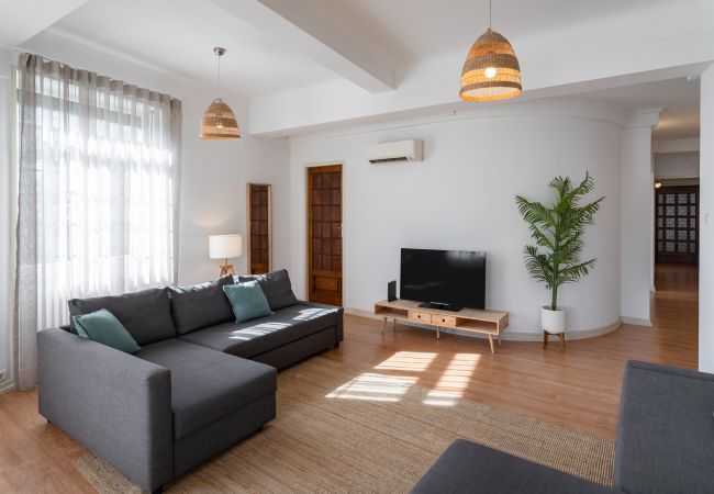 Apartamento en Oporto - Downtown Luxury Retreat Apartment (Grupos, Vistas)