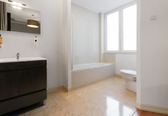 Apartamento en Oporto - Downtown Luxury Retreat Apartment (Grupos, Vistas)