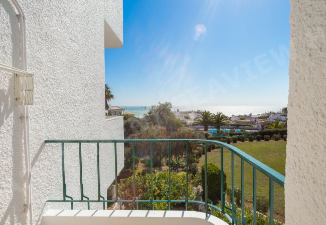 Apartamento en Luz - Seaview Apartment H | professionally cleaned | 2-bedroom apartment | very close to centre of Praia da Luz | panoramic sea views