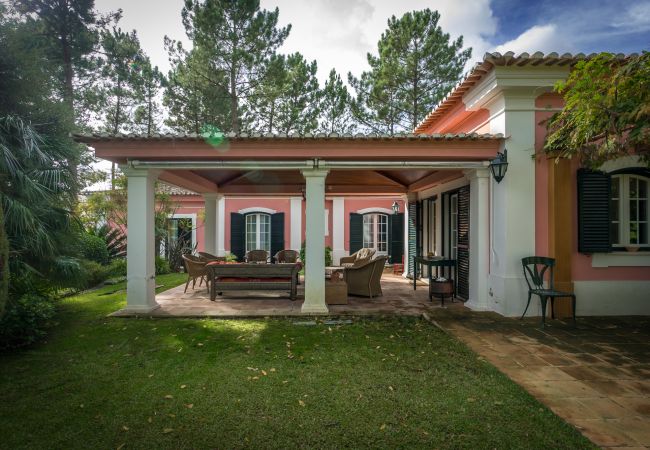 Villa en Sesimbra - Villa privada en el Condominio Quinta do Peru Golf con piscina y capacidad para 10pax