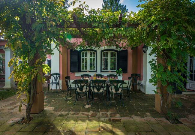 Villa en Sesimbra - Villa privada en el Condominio Quinta do Peru Golf con piscina y capacidad para 10pax