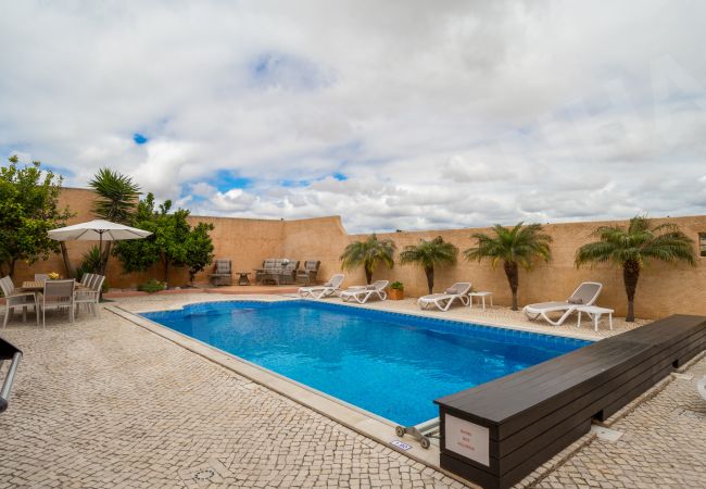 Villa en Lagos - Casa Carinha | professionally cleaned | 5-bedroom luxury villa | private pool | near Lagos town centre