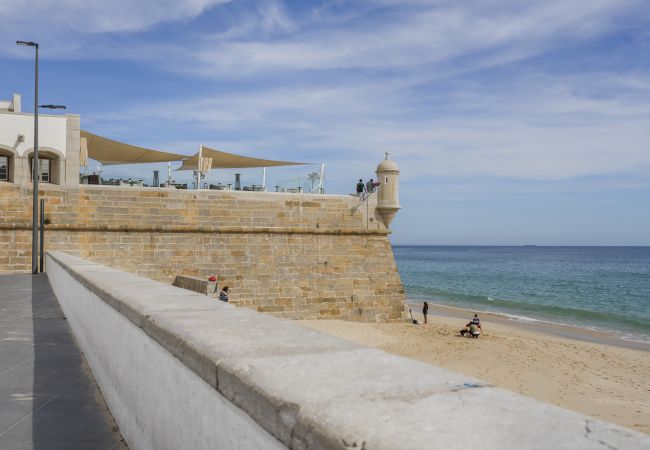 Apartamento en Sesimbra - Apartamento con vistas al mar, acceso a la piscina y parking privado en Sesimbra