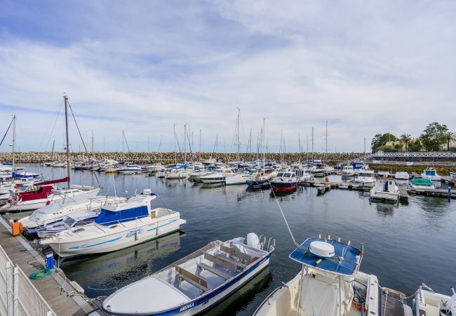 Apartamento en Sesimbra - Apartamento con vistas al mar, acceso a la piscina y parking privado en Sesimbra