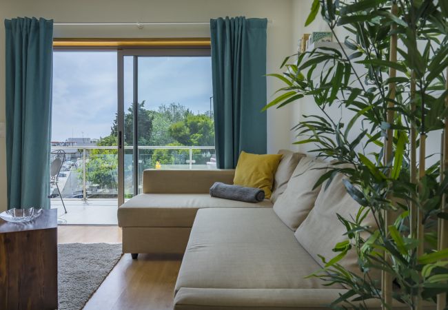 Apartamento en Sesimbra - Apartamento con vistas al mar, acceso a la piscina y parking privado en Sesimbra