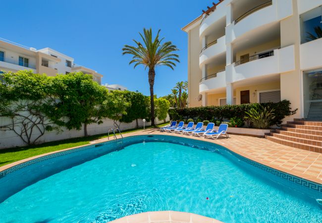 Apartamento en Lagos - Apartment Mos | professionally cleaned | 2-bedroom second-floor apartment | communal pool