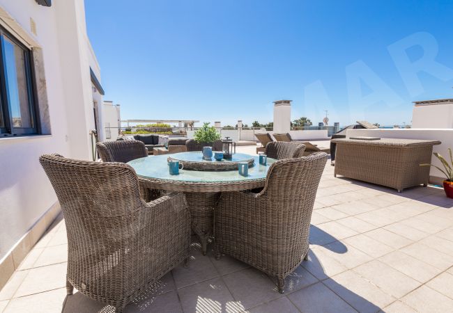 Apartamento en Lagos - Apartment Vista Mar | professionally cleaned | 3-bedroom apartment | extremely large roof terrace with barbecue | close to Lagos town centre