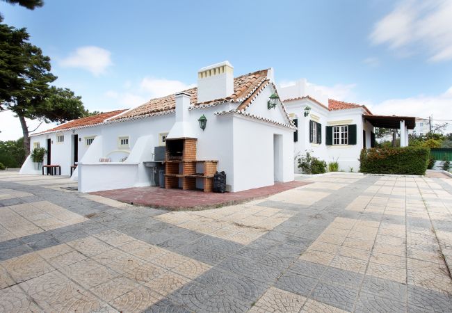 Villa en Costa de Caparica - Finca en la playa, vista al mar a 2 pasos de Lisboa