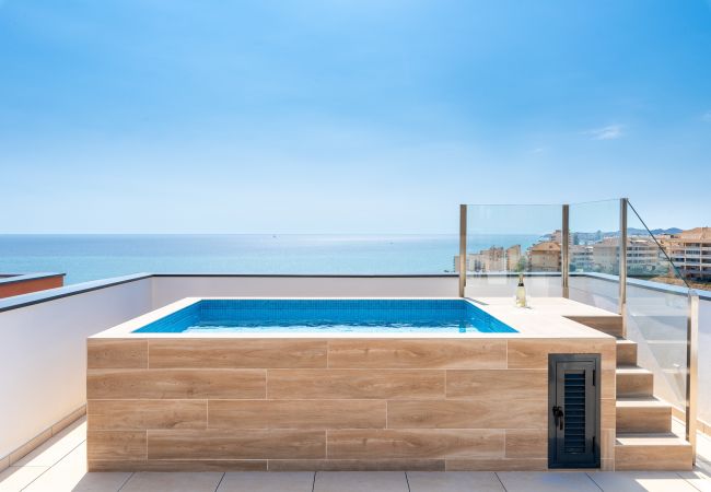 Apartamento en Fuengirola - Penthouse Middle Views | Lujo, piscina de terraza, vista del mar