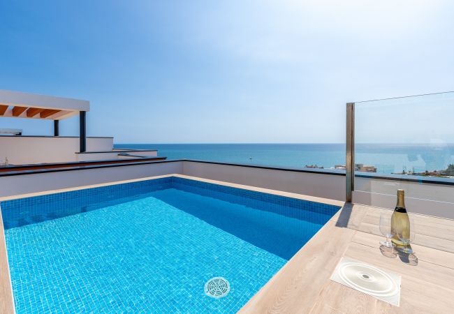 Apartamento en Fuengirola - Penthouse Middle Views | Lujo, piscina de terraza, vista del mar