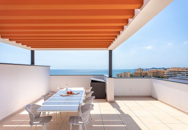 Apartamento en Fuengirola - Penthouse Middle Views | Lujo, piscina de terraza, vista del mar