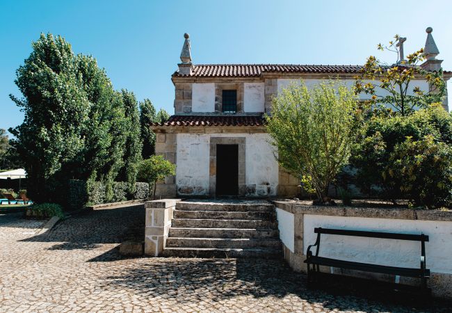 Villa en Armamar - Mansión con piscina climatizada e asador