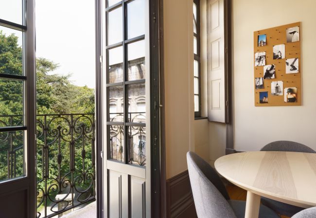 Apartamento en Oporto - Apartamento Dinámico en Praça dos Poveiros (NUEVO CON BALCÓN)