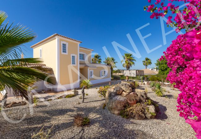 Villa en Carvoeiro -  Casa Sinead | professionally cleaned | 3-bedroom villa | large garden | pool