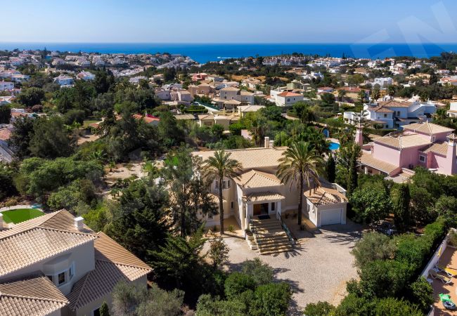 Villa en Carvoeiro -  Villa Eden | professionally cleaned | 4-bedroom villa | large garden | outdoor living areas 