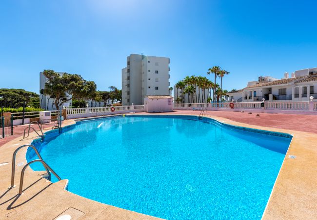 Apartamento en Mijas Costa - Calahonda del Sol | Espacioso apartamento en primera linea de playa