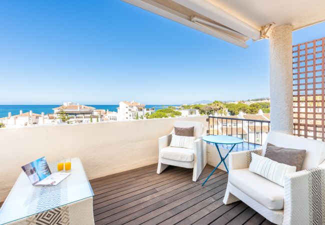 Apartamento en Mijas Costa - Calahonda del Sol | Espacioso apartamento en primera linea de playa