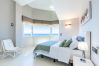 Apartamento en Mijas Costa - Calahonda del Sol | Espacioso apartamento en primera linea de playa