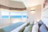 Apartamento en Mijas Costa - Calahonda del Sol | Espacioso apartamento en primera linea de playa