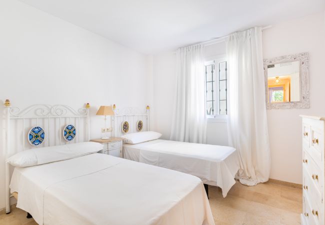 Apartamento en Marbella - Los Lagos Golf I | Apartamento de 3 dormitorios en Marbella