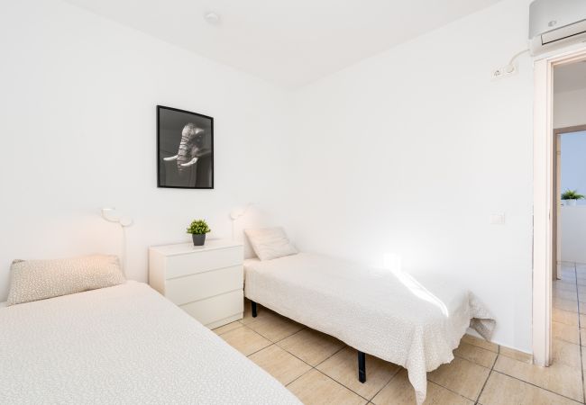 Apartamento en Benalmádena - Torremuelle | adosado de dos habitaciones con piscina privada | BBQ