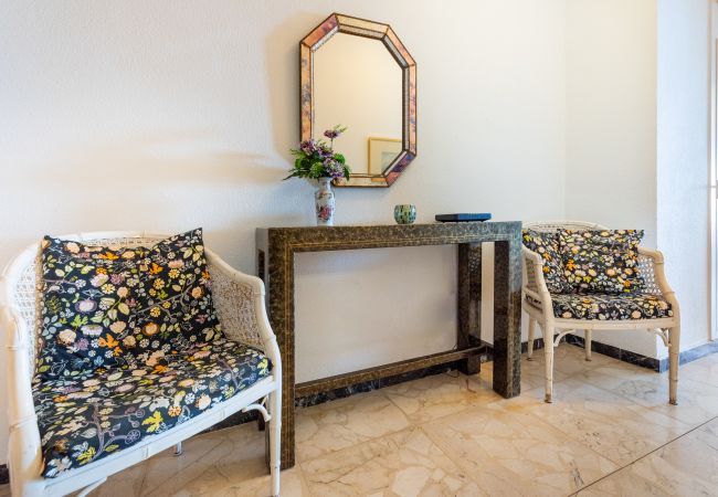 Apartamento en Fuengirola - Maritimo Rey | Beach Front Apartment in Fuengirola 