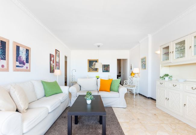 Apartamento en Fuengirola - Maritimo Rey | Beach Front Apartment in Fuengirola 
