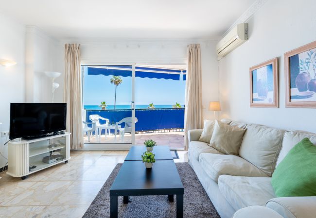 Apartamento en Fuengirola - Maritimo Rey | Beach Front Apartment in Fuengirola 