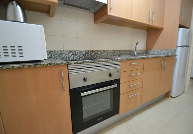 Apartamento em Cambrils - Pins i Mar:Terraza-Frente playa Cambrils-Wifi,A/C,satélite,ropa incluidos