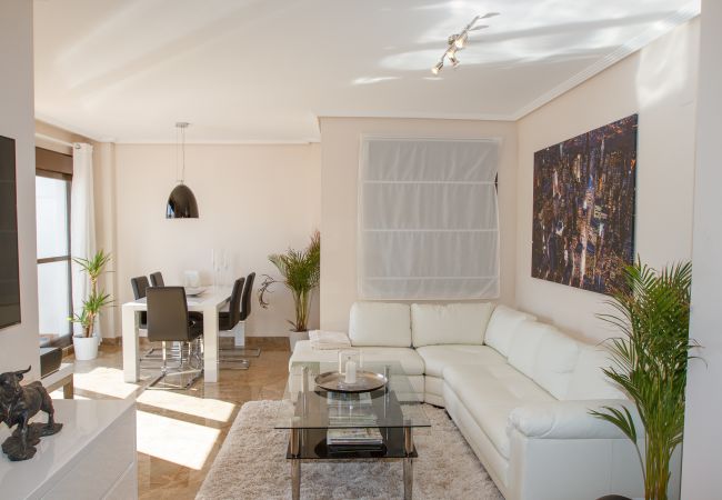 Apartamento em Estepona - Golf Hills Marbella - Beautiful decorated incl. lounge terrace