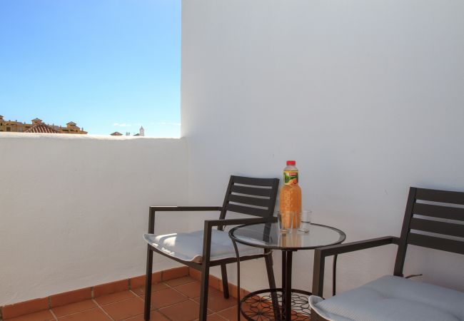 Apartamento em Estepona - Golf Hills Marbella - Beautiful decorated incl. lounge terrace