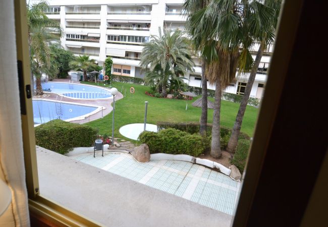 Apartamento em Salou - Jardines Paraisol: 2 habs, amplia terraza, residencia de calidad con bonita piscina, a unos minutos de las playas y comercios Salou