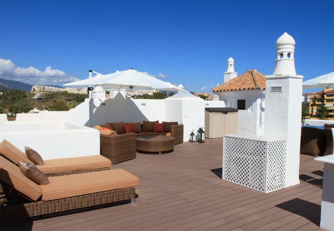 Apartamento em Estepona - Top del Golf Hills Marbella - Large roof top lounge terrace