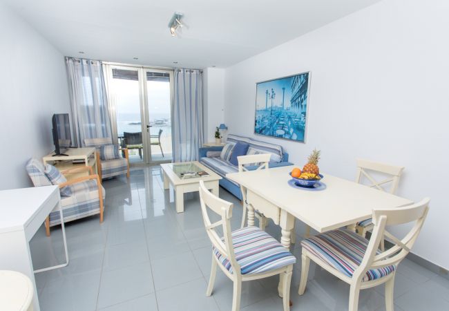 Casa em Las Palmas de Gran Canaria - Great balcony over blue sea By CanariasGetaway 