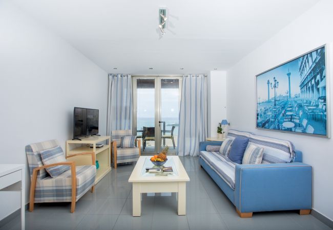 Casa em Las Palmas de Gran Canaria - Great balcony over blue sea By CanariasGetaway 