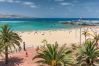 Casa em Las Palmas de Gran Canaria - Great balcony over blue sea By CanariasGetaway 