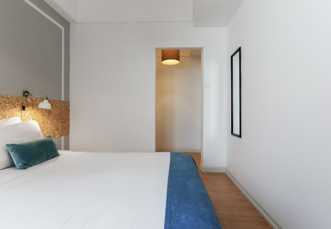 Apartamento em Porto - Downtown Luxury Retreat Apartment (Grupos, Vistas)