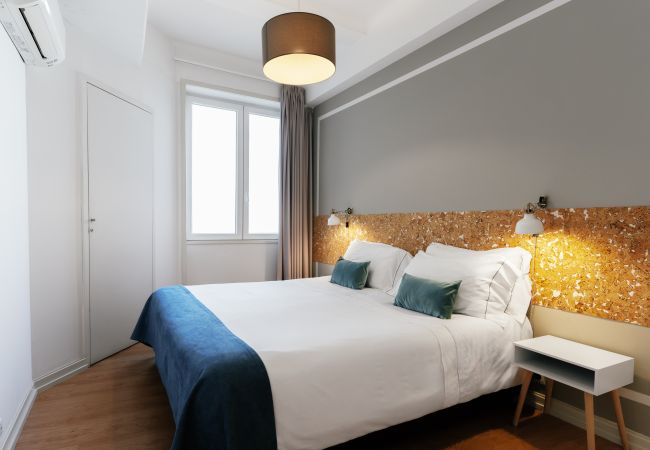 Apartamento em Porto - Downtown Luxury Retreat Apartment (Grupos, Vistas)