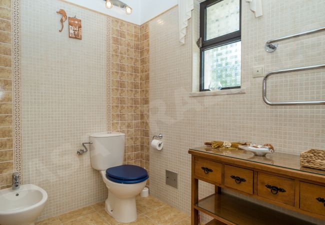 Villa em Carvoeiro - Casa Prazeres | limpeza profissional | casa de 4 quartos | piscina aquecida*| perto de Carvoeiro e comodidades