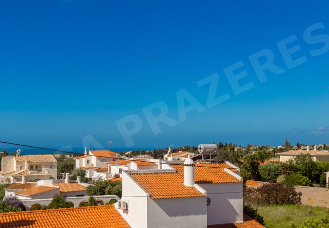 Villa em Carvoeiro - Casa Prazeres | limpeza profissional | casa de 4 quartos | piscina aquecida*| perto de Carvoeiro e comodidades