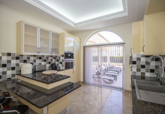 Villa em Vilamoura - Villa Hera | 6 Quartos | Jacuzzi Exterior e Muito Mais | Vilamoura