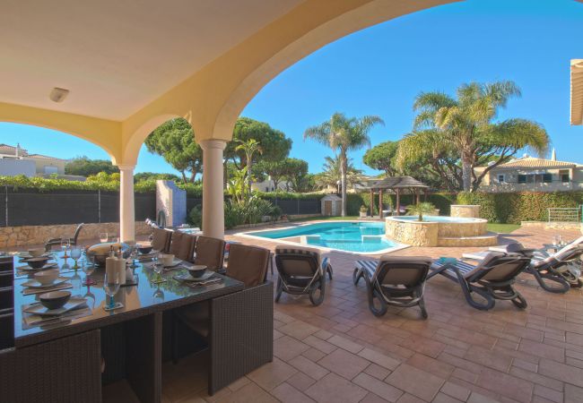 Villa em Vilamoura - Villa Hera | 6 Quartos | Jacuzzi Exterior e Muito Mais | Vilamoura