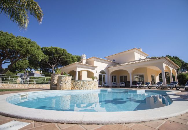 Villa em Vilamoura - Villa Hera | 6 Quartos | Jacuzzi Exterior e Muito Mais | Vilamoura