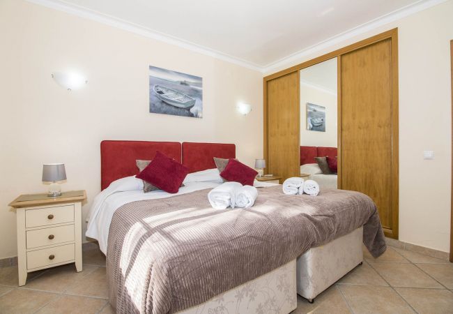 Villa em Albufeira - Villa Joy | 4 Quartos | a Pé da Praia | Olhos de Água